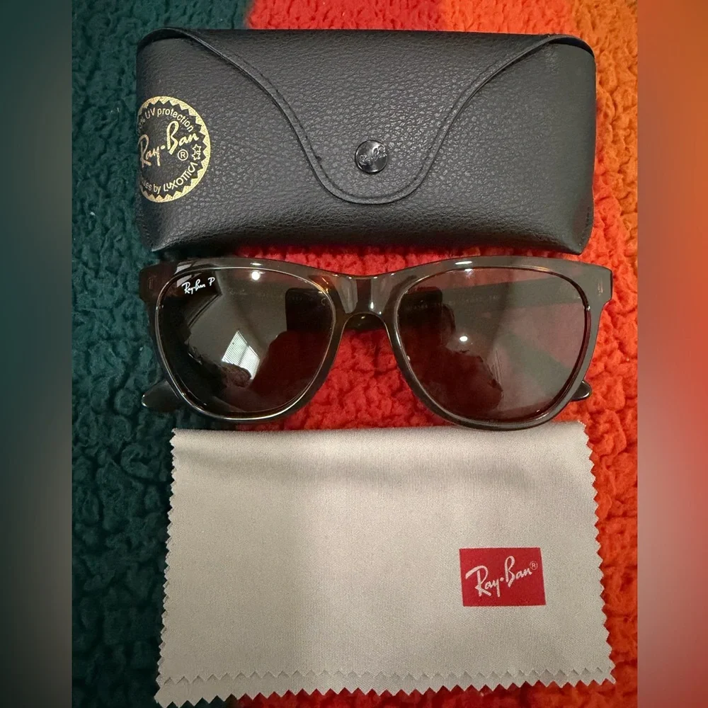 Ray-Ban RB4184 Polarized Sunglasses - Picture 2 of 8